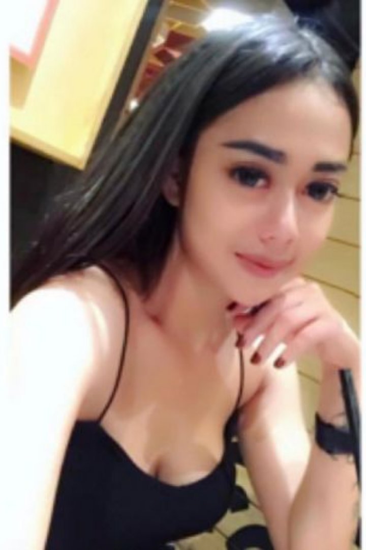 Zaina, Malay Girl, in black top. KL Escort, Malaysia Escort, Kuala Lumpur Escort, Outcall Girl, Girl Service