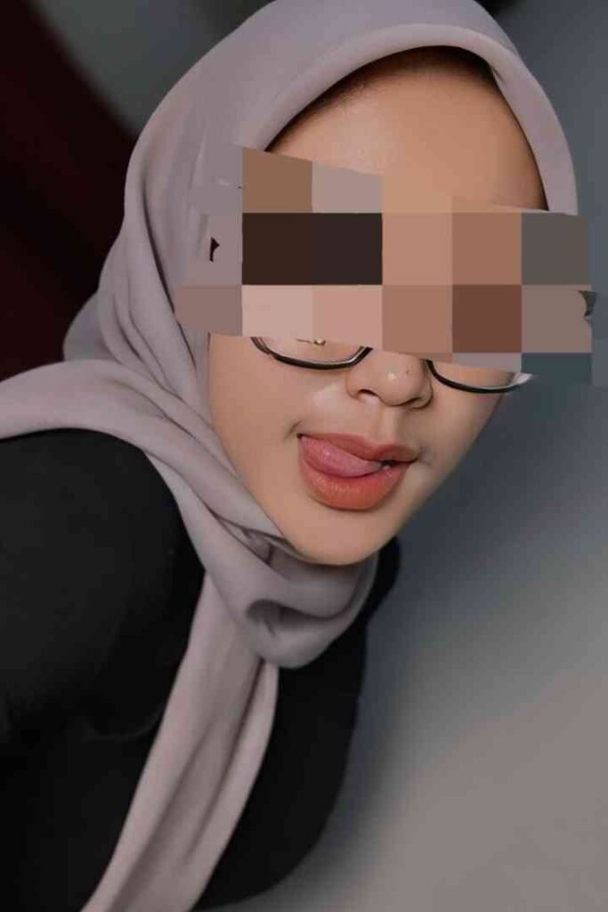 Stylish Malay girl in black outfit, KL Escort. Malaysia Escort, Kuala Lumpur Escort, Sex Escort